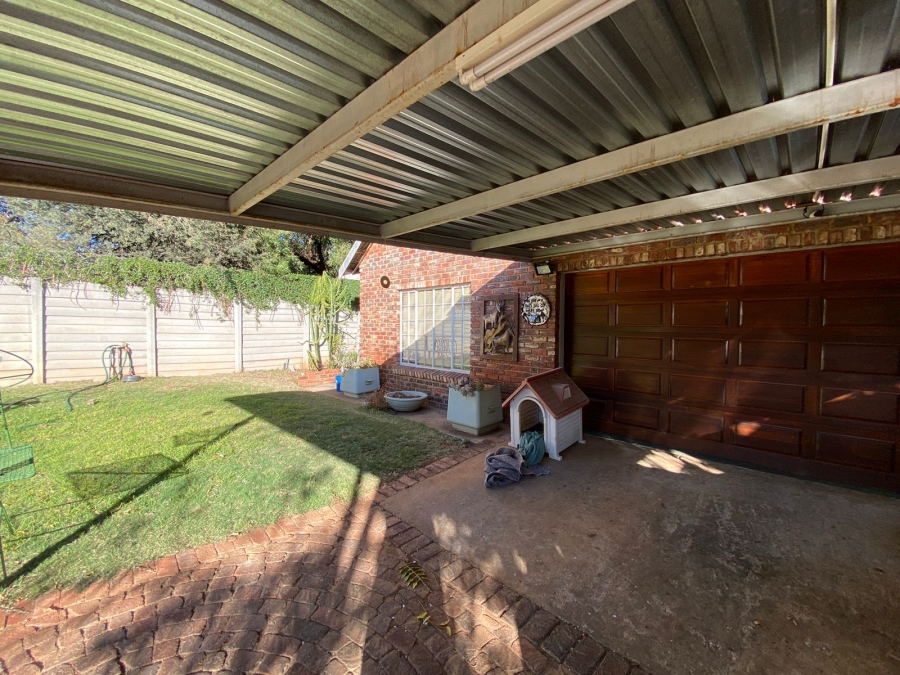 8 Bedroom Property for Sale in Baillie Park North West